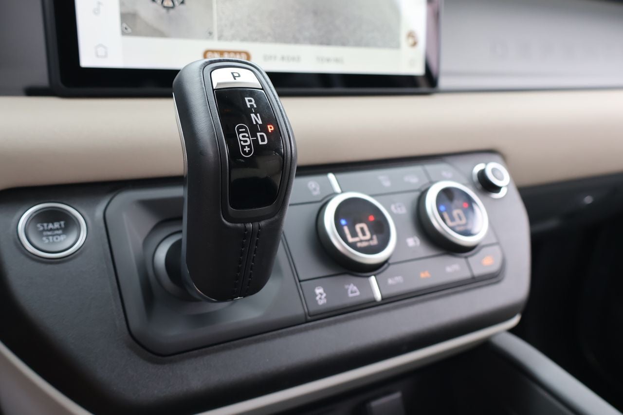 2023 Land Rover Defender 110 SE