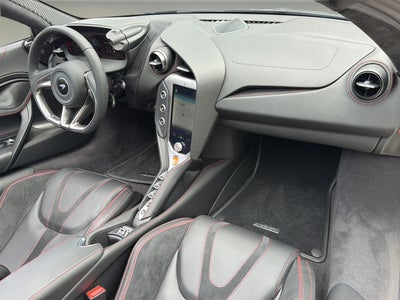 2025 McLaren 750S Spider