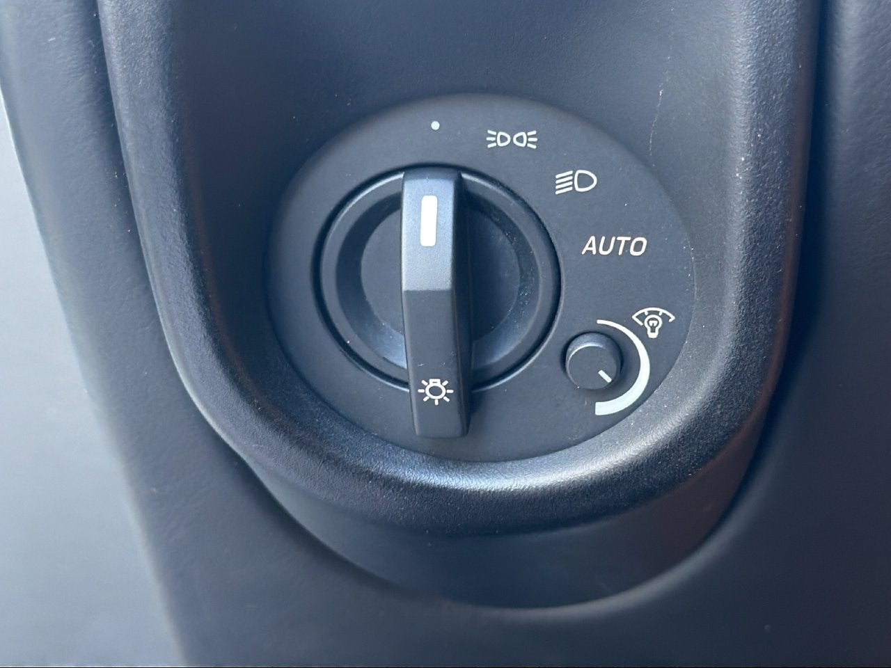 2014 Aston Martin DB9 2dr Cpe Auto