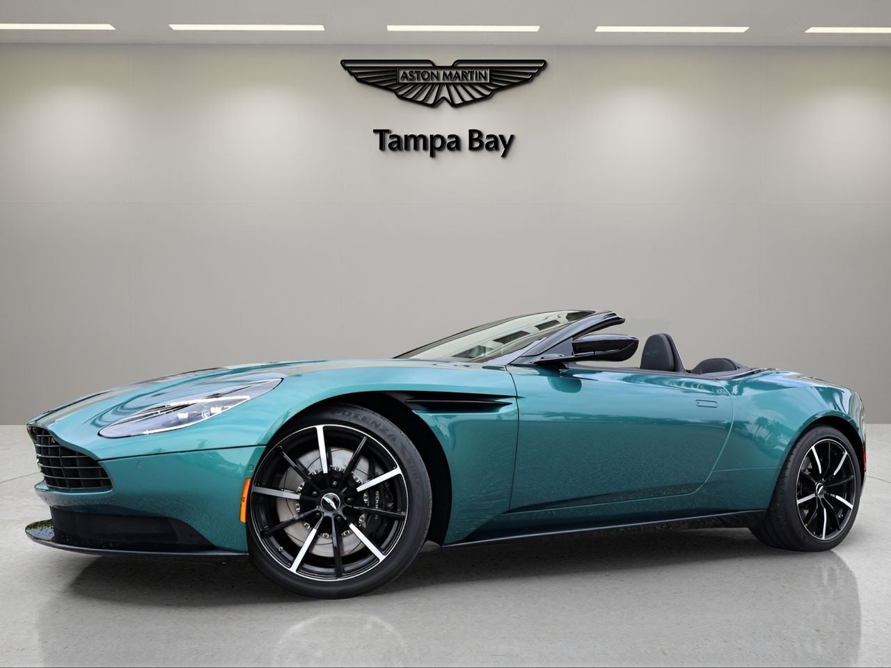 2022 Aston Martin DB11 Volante