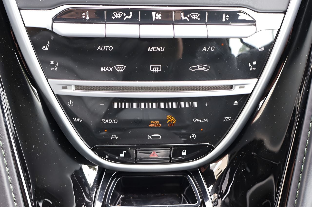 2022 Aston Martin DB11 Volante