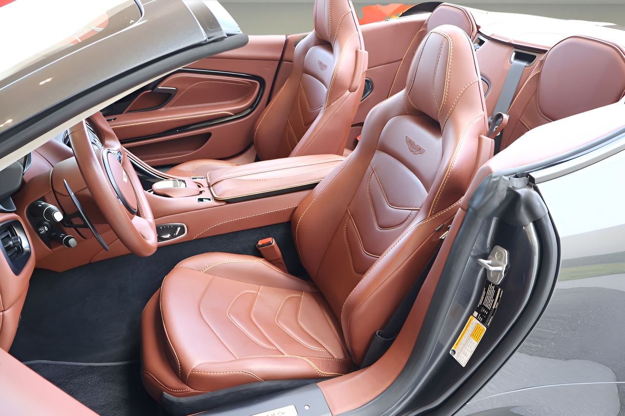2021 Aston Martin DBS Superleggera