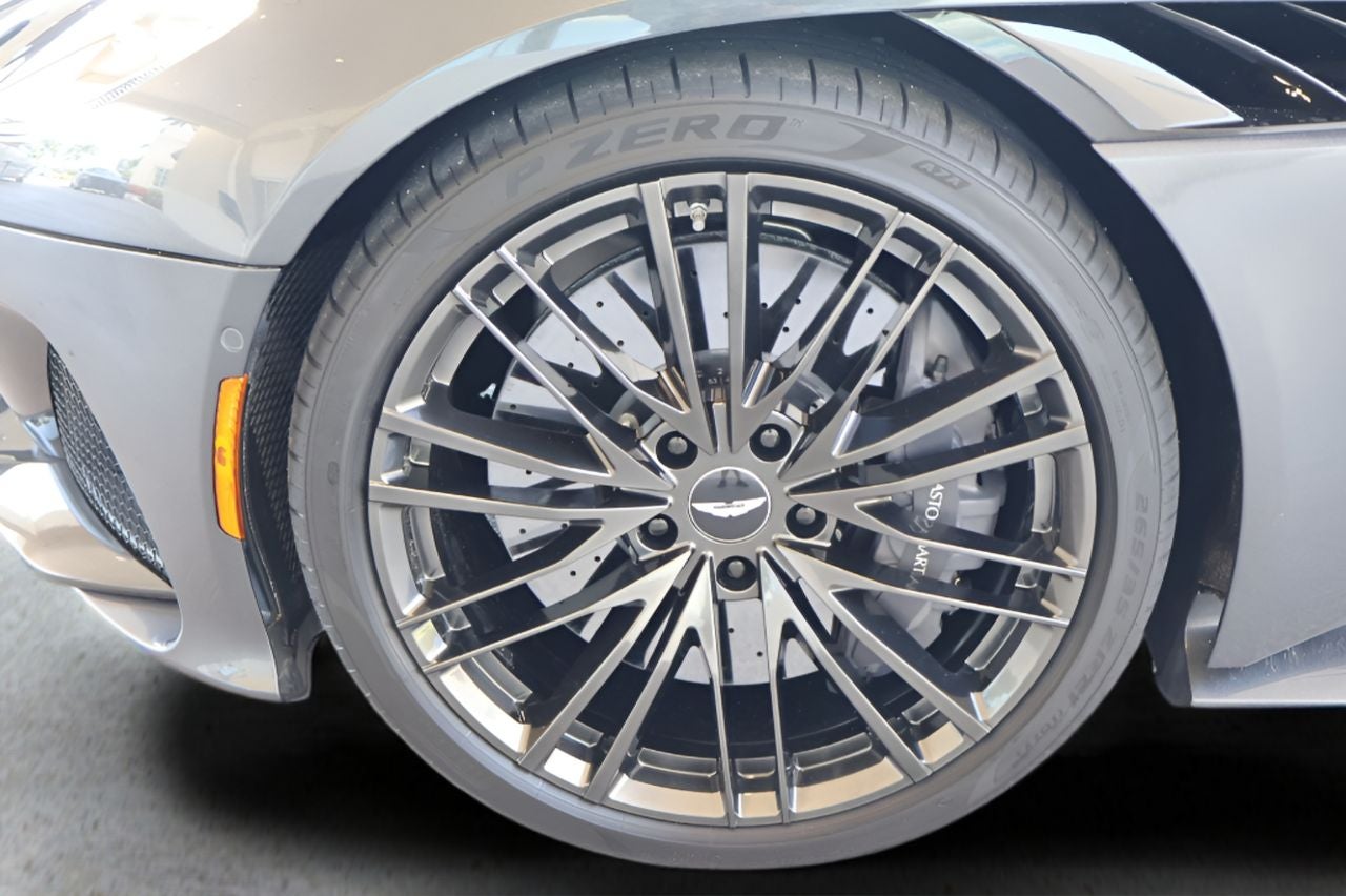 2021 Aston Martin DBS Superleggera