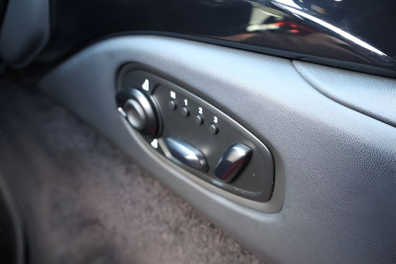 2023 Aston Martin Vantage Base