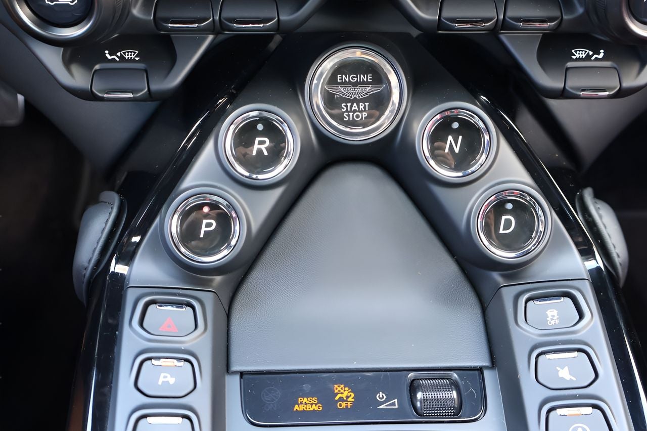 2023 Aston Martin Vantage Base