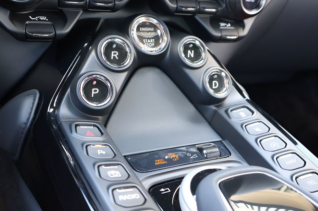 2023 Aston Martin Vantage Base