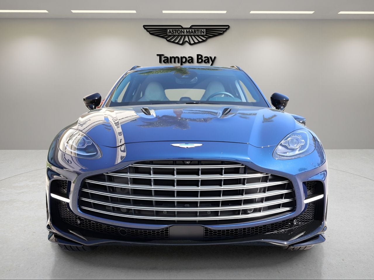 2025 Aston Martin DBX 707