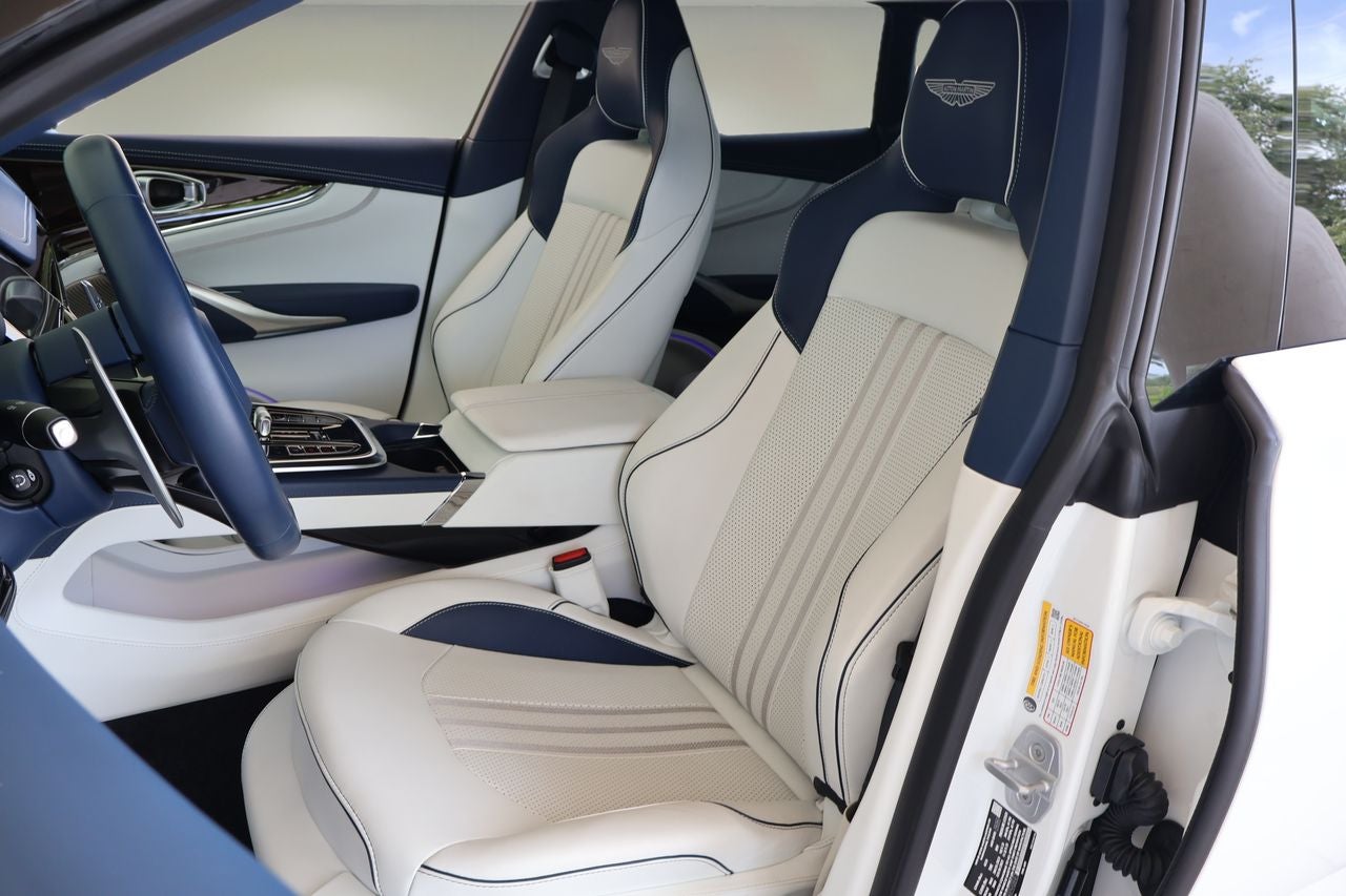2025 Aston Martin DBX 707