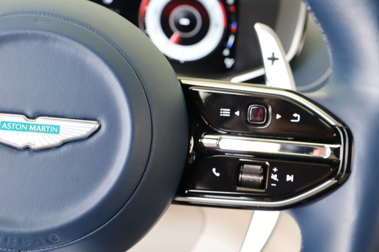 2025 Aston Martin DBX 707