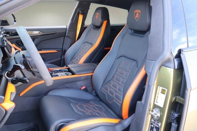 2025 Lamborghini Urus SE