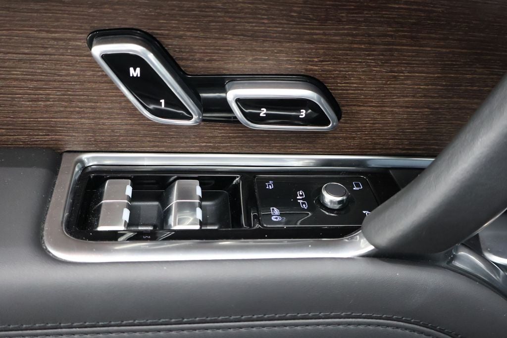 2025 Land Rover Range Rover SE LWB