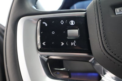 2025 Land Rover Range Rover SE LWB