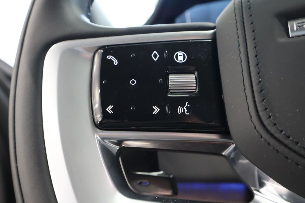 2025 Land Rover Range Rover SE LWB