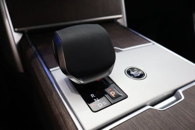 2025 Land Rover Range Rover SE LWB