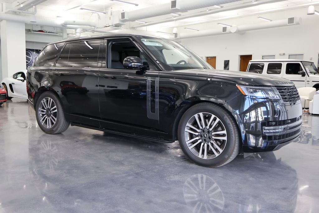 2025 Land Rover Range Rover SE LWB