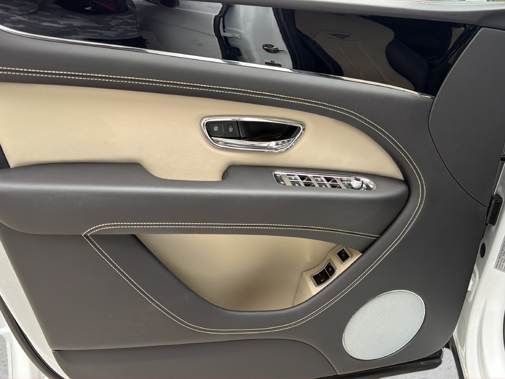 2022 Bentley Bentayga Base