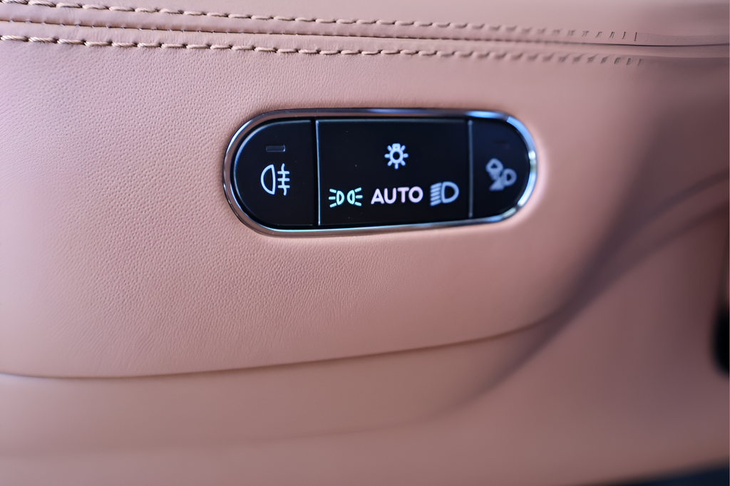 2026 Bentley Bentayga V8