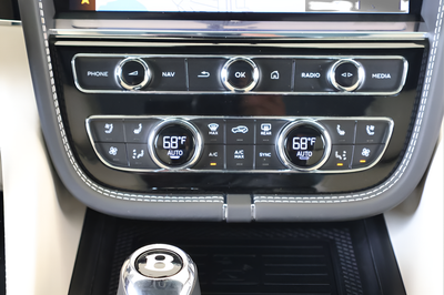 2024 Bentley Bentayga V8