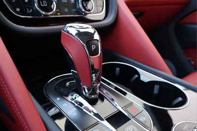 2025 Bentley Bentayga V8