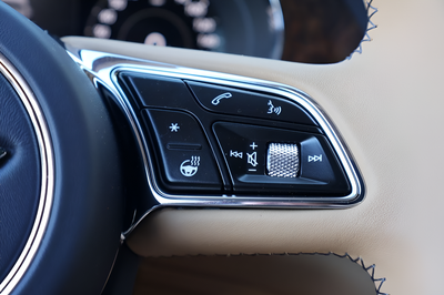 2025 Bentley Bentayga Base