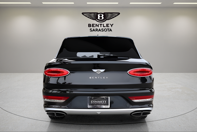 2025 Bentley Bentayga EWB Base