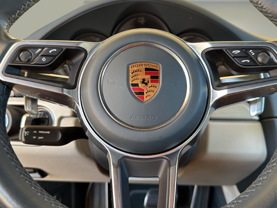 2017 Porsche 911 Carrera