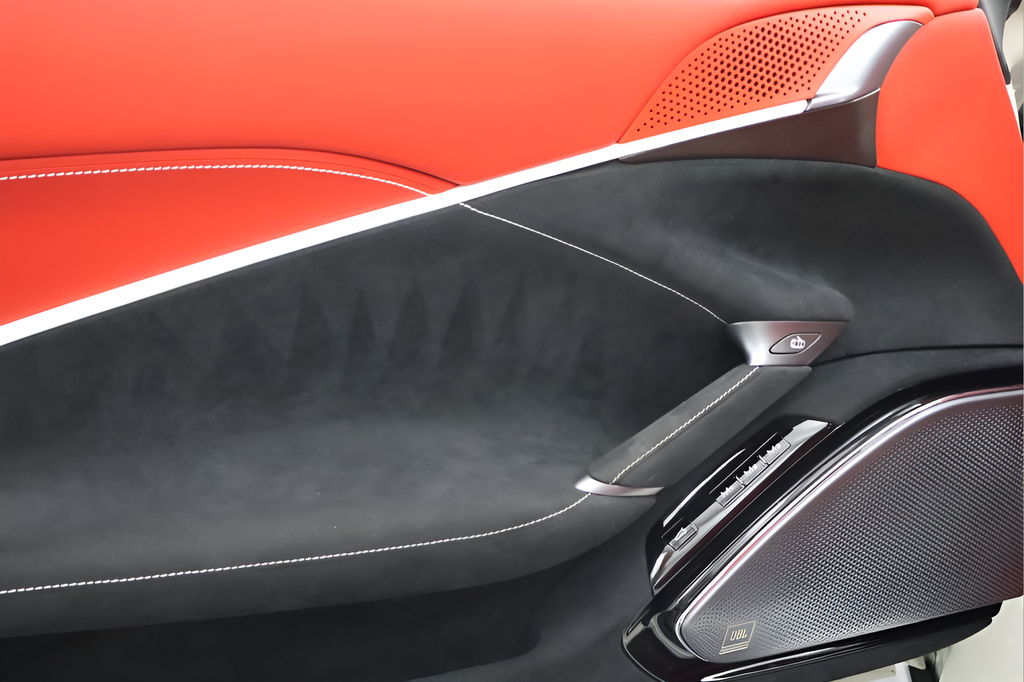2023 Ferrari Roma Base