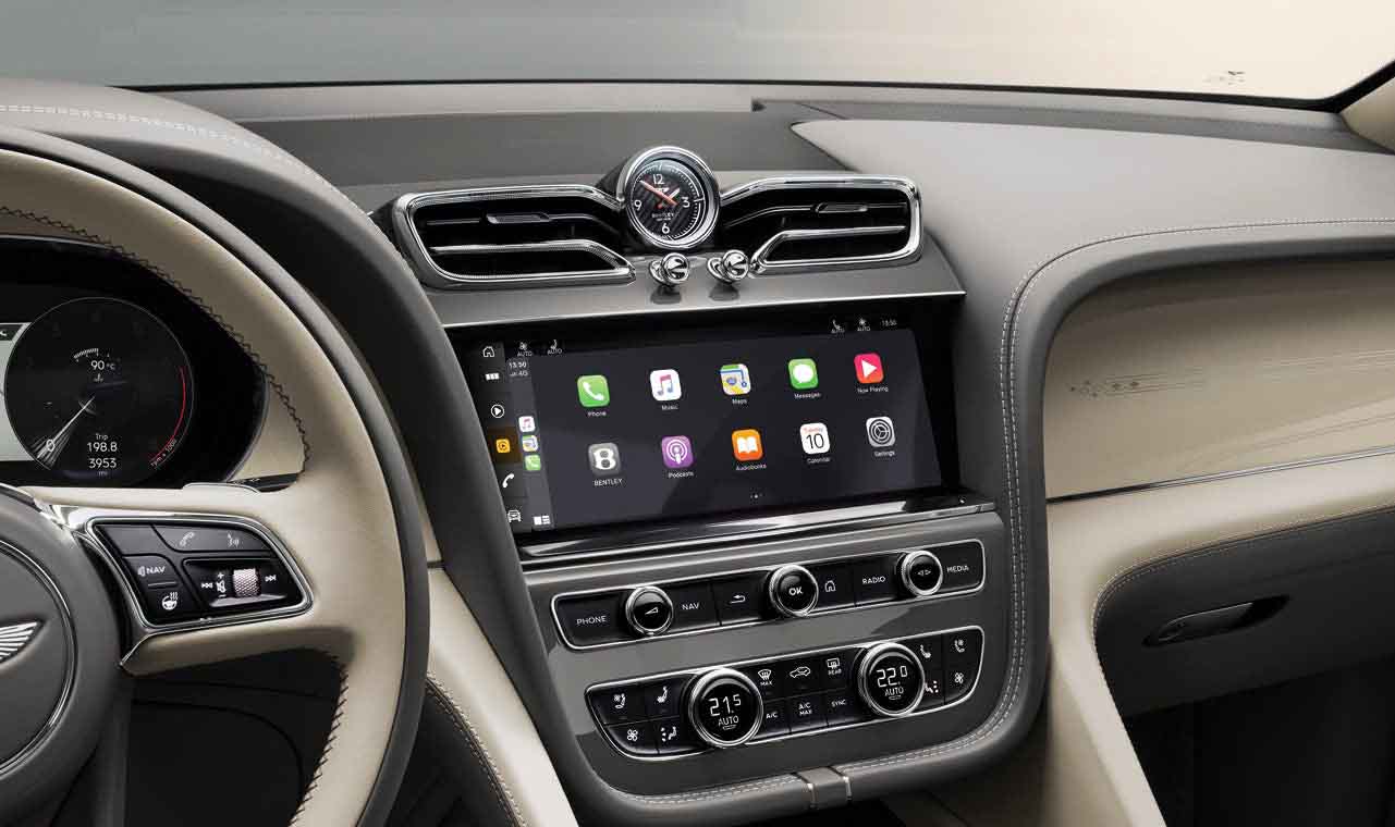An intuitive, high resolution, 10.9&Prime touch screen spans the full width of the centre fascia giving the driver, or front passenger, control of the climate, lighting, infotainment and more.