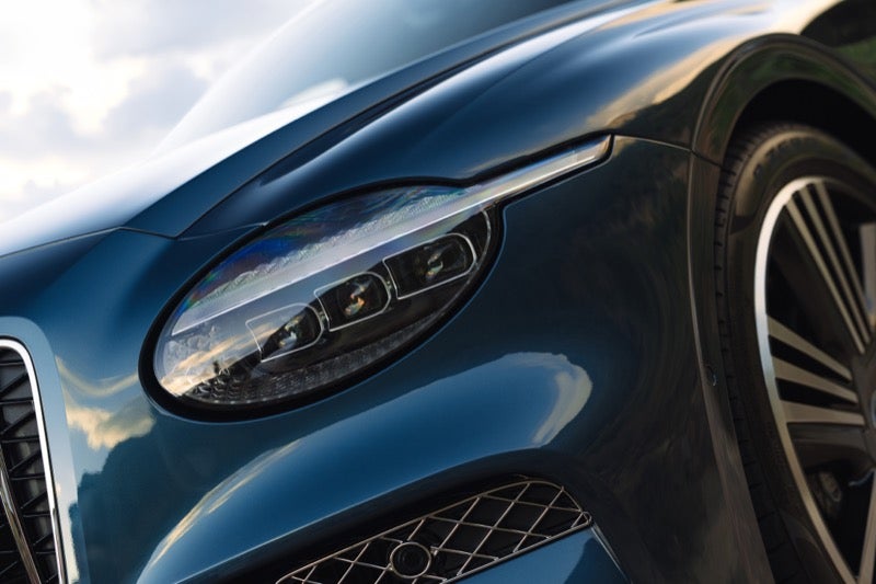 Focused-eye LED headlamp on a 2027 Bentley Flying Spur